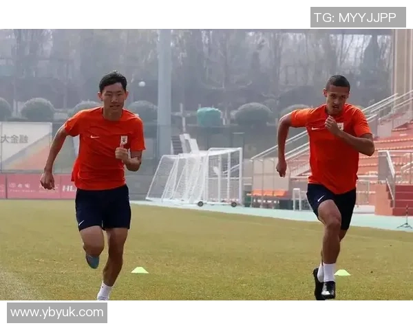 石柯与玉昆的中超之路：从青训到职业生涯的精彩蜕变与挑战