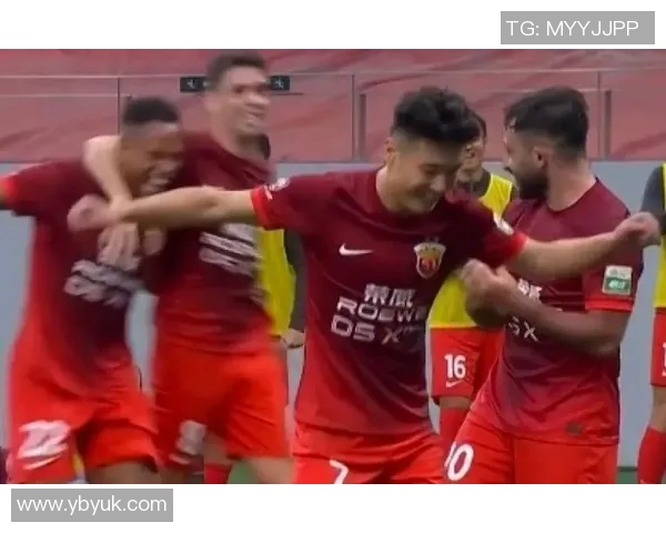 武磊精彩突破传中助攻队友展现超强个人能力与团队配合精神