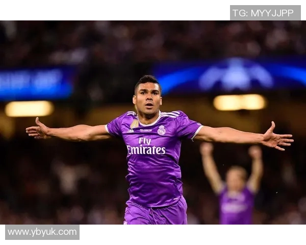 皇马中场卡塞米罗正式恢复训练,或将在下轮复出 皇马中场卡塞米罗正式恢复训练,或将在下轮复出