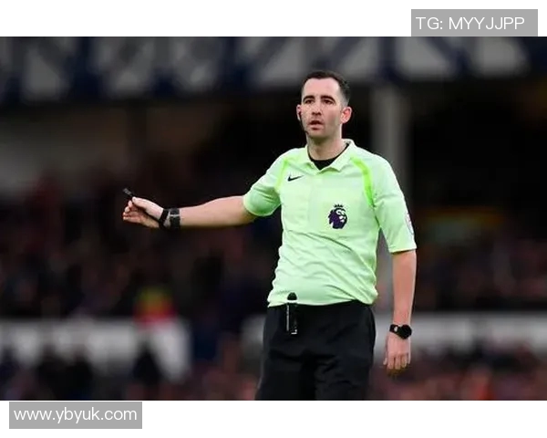 英超裁判执法尺度调整引发争议球迷与专家各持己见探讨影响